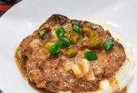 Slow-Cooker Cube Steak in French Onion Gravy