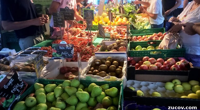 Top Strasbourg Restaurants and Local Food Spots You Must Try 3 Marché Strasbourg