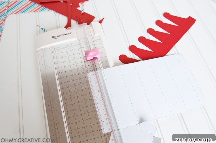 Printable DIY Cookie Gift Box Template — Instant Download Craft Kit 7 Need a last minute gift for neighbors or friends? These Christmas folded treat boxes are perfect for filling with your favorite cookies. The printable file is ready for you to make this DIY cookie box gift today! | OHMY-CREATIVE.COM