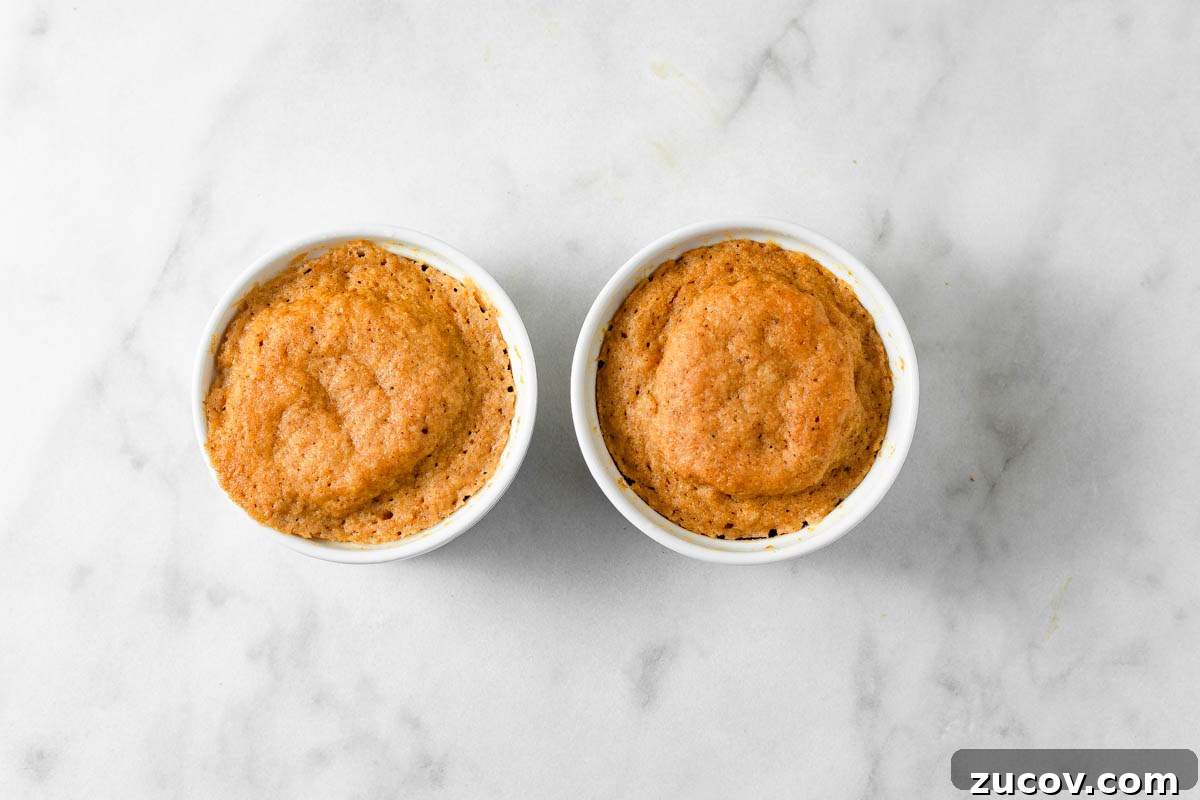 Keto Pumpkin Mug Cake Recipe: Quick Low-Carb Dessert 7 Keto pumpkin mug cake