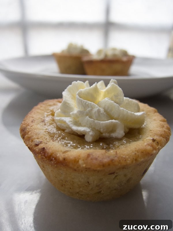 Mini Treacle Tarts Inspired by Harry Potter: Classic British Recipe 6 Mini treacle tart with whipped cream