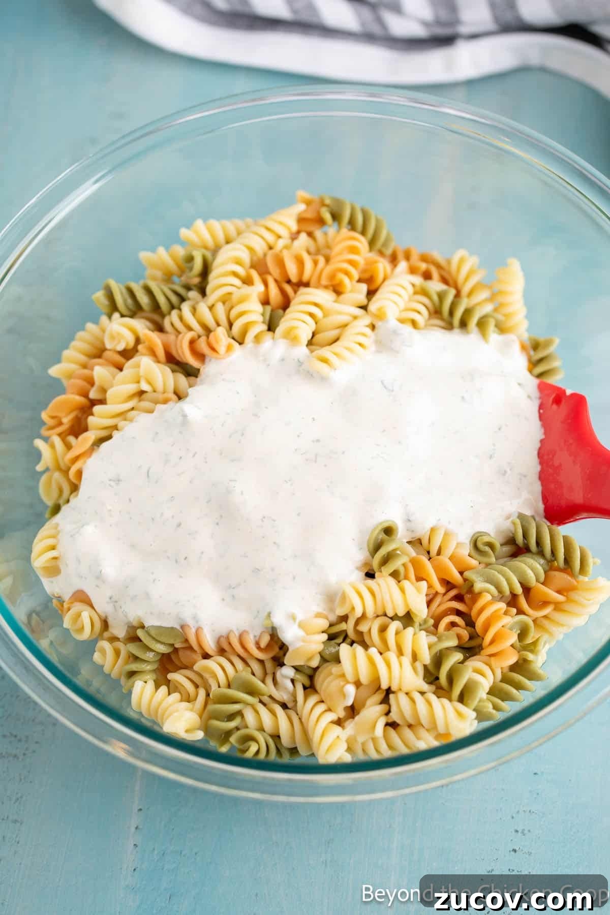 Creamy Bacon Ranch Pasta Salad with Crispy Bacon Crumbles 4 Fusilli pasta topped with ranch dressing.