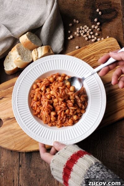 Garides Youvetsi: Greek Shrimp with Orzo Recipe 15 Youvetsi with chickpeas (Γιουβέτσι με ρεβύθια)