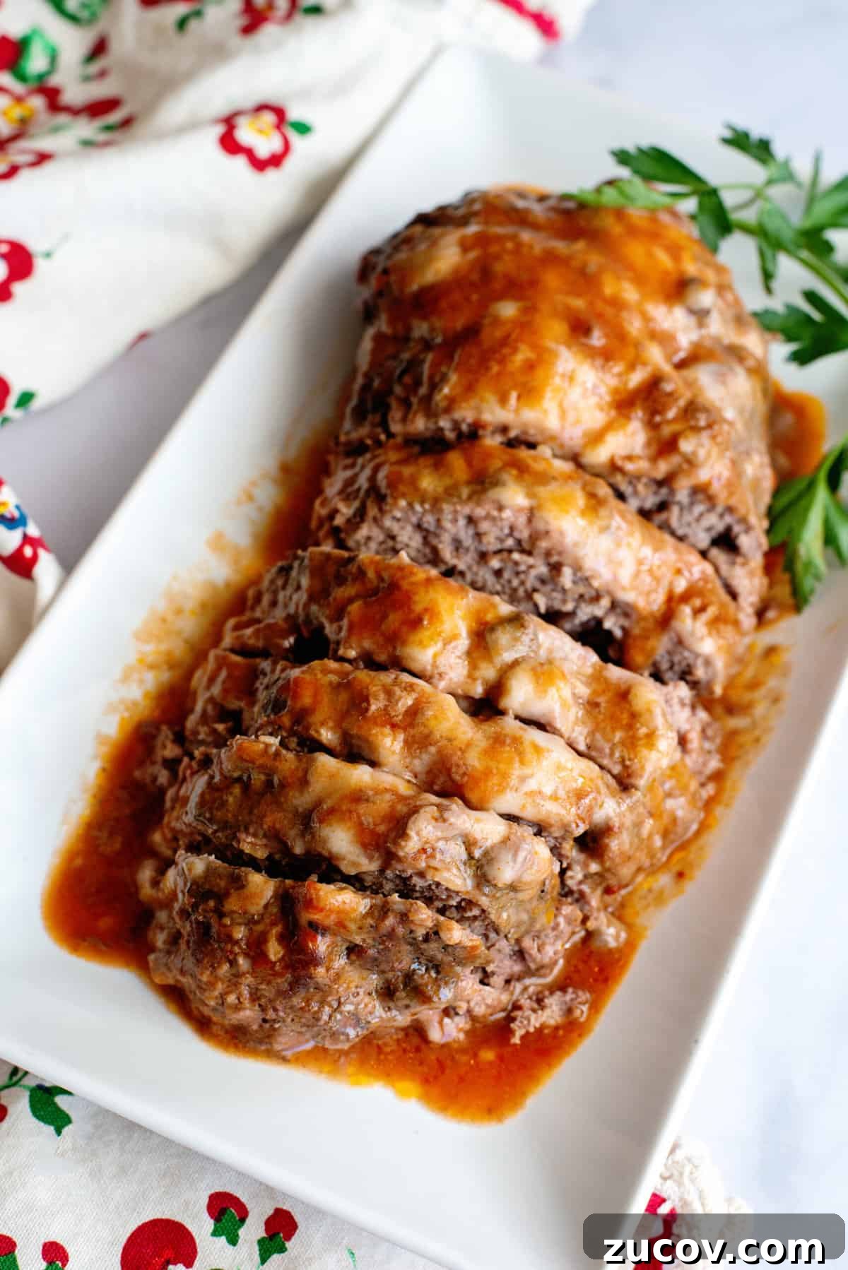 Classic Slow Cooker Meatloaf Recipe for Tender, Juicy Results 10 slow cooker meatloaf